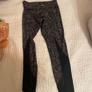 LuLu Leggings (black and grey print)